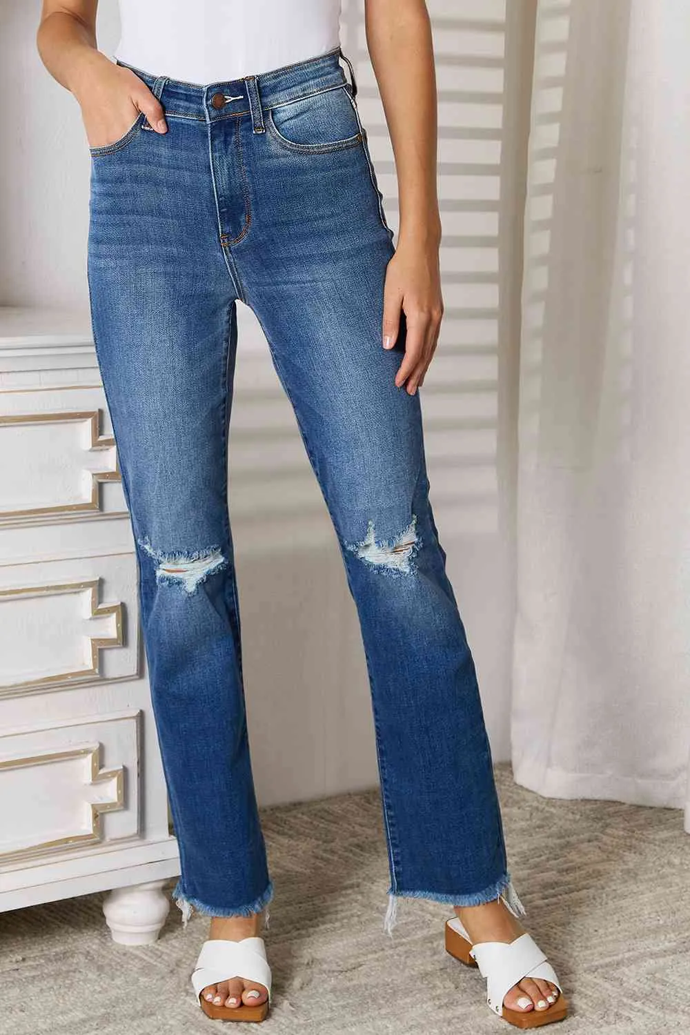 *APP EXCLUSIVE* Judy Blue Distressed Raw Hem Jeans