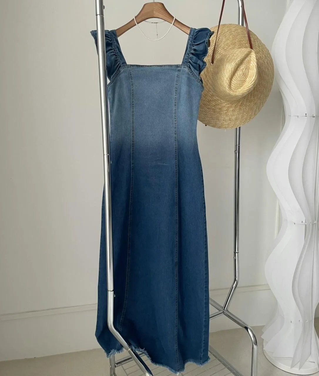 Simple Denim Gradient Small Flying Sleeve Raw Edge Dress